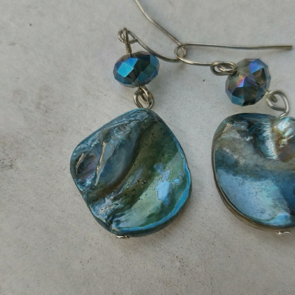 Shell Earrings - Picture 2 of 4